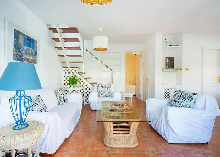 Fabulous , Wifi, Swimming Pool And Semesterbostad