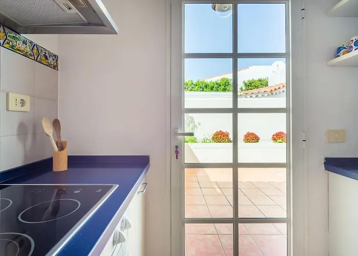 Fabulous , Wifi, Swimming Pool And Semesterbostad