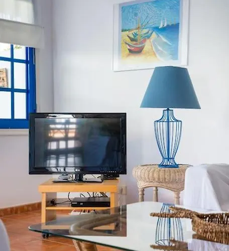 Fabulous , Wifi, Swimming Pool And Semesterbostad