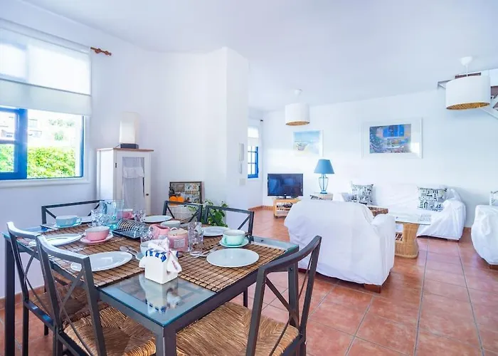 Fabulous , Wifi, Swimming Pool And Semesterbostad *