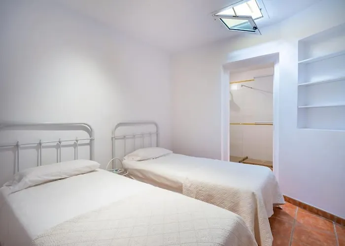 Semesterbostad Fabulous , Wifi, Swimming Pool And *